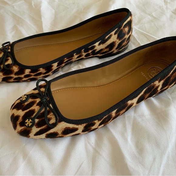 Tory Burch leopard calf hair driving Mocs size 9 - Picture 2 of 3